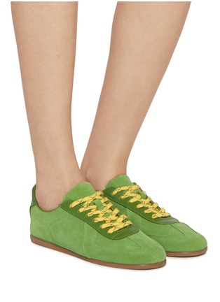 模特儿示范图 - 点击放大 - PEDDER RED - Petra Low Top Suede Women's Sneakers