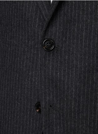 细节 - 点击放大 - BRUNELLO CUCINELLI - Notch Lapel Single Breasted Pinstripe Wool Cashmere Suit