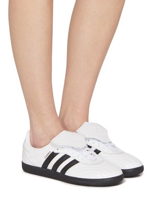 模特儿示范图 - 点击放大 - ADIDAS - Samba LT Low Top Women's Sneakers