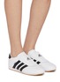 模特儿示范图 - 点击放大 - ADIDAS - 女款 TAEKWONDO 皮革运动鞋