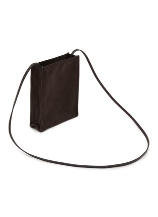 模特儿示范图 - 点击放大 - THE ROW - 小号 TO GO CROSSBODY 皮革斜挎包