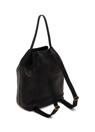 模特儿示范图 - 点击放大 - THE ROW - SPRING BACKPACK 11 皮革双肩包