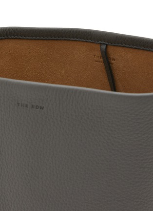 细节 - 点击放大 - THE ROW - Small N/S Park Leather Tote Bag
