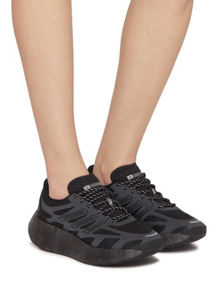 模特儿示范图 - 点击放大 - ADIDAS - Adizero Aruku Runner Women's Sneakers