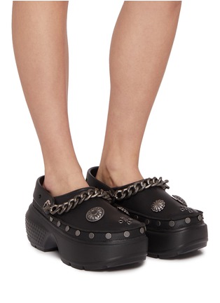 模特儿示范图 - 点击放大 - CROCS - x Atmos Stomp Embellished Clogs