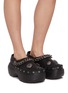 模特儿示范图 - 点击放大 - CROCS - x Atmos Stomp Embellished Clogs