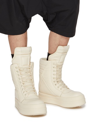 模特儿示范图 - 点击放大 - RICK OWENS - Mega Geobasket Leather Boots