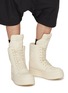 模特儿示范图 - 点击放大 - RICK OWENS - Mega Geobasket Leather Boots