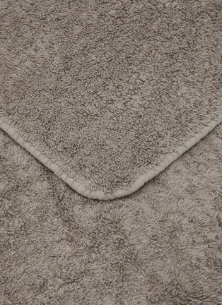 细节 –点击放大 - CELSO DE LEMOS - Super Pile Bath Towel — Atmosphere
