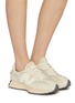 模特儿示范图 - 点击放大 - NEW BALANCE - 327 Low Top Women's Sneakers