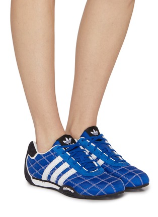 模特儿示范图 - 点击放大 - ADIDAS - Adiracer Lo Women''s Sneakers