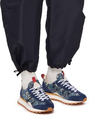 模特儿示范图 - 点击放大 - FLOWER MOUNTAIN - New Asuka Men's Sneakers