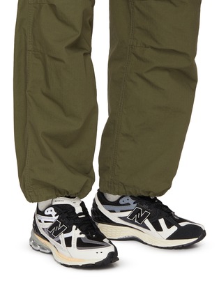 模特儿示范图 - 点击放大 - NEW BALANCE - 1906 Low Top Men's Sneakers