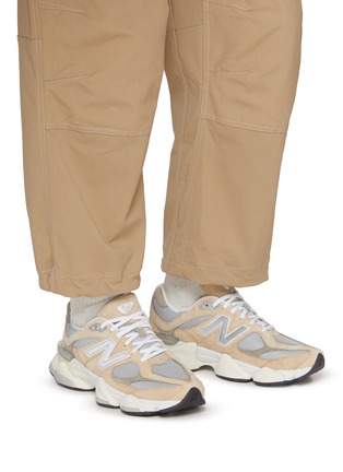 模特儿示范图 - 点击放大 - NEW BALANCE - 9060 Low Top Men's Sneakers