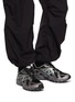 模特儿示范图 - 点击放大 - NEW BALANCE - 610 Low Top Men's Sneakers