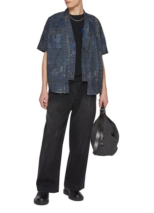 模特儿示范图 - 点击放大 - FDMTL - V-Neck Printed Pocket Boro Shirt