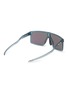 模特儿示范图 - 点击放大 - OAKLEY - Helux Prizm O Matter™ Rectangle Sunglasses