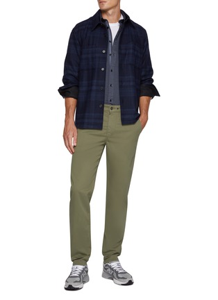 模特儿示范图 - 点击放大 - RAG & BONE - Standard Chino Pants
