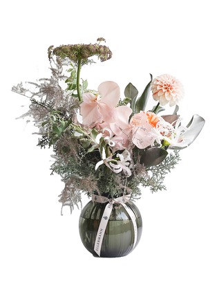 Main View - 点击放大 - ELLERMANN FLOWER BOUTIQUE - Snowflake Elegance in a Vase