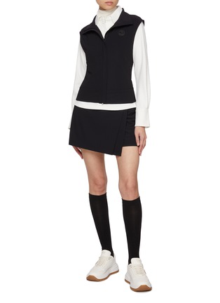 模特儿示范图 - 点击放大 - SOUTHCAPE - High Neck Knit Gilet