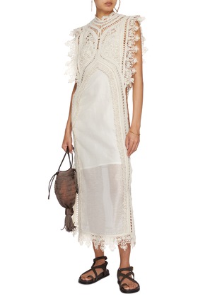 模特儿示范图 - 点击放大 - ZIMMERMANN - ILLUMINATE 镂空刺绣连衣裙