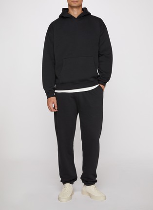 背面 - 点击放大 - SKIMS - FLEECE LOUNGE 宽松慢跑裤