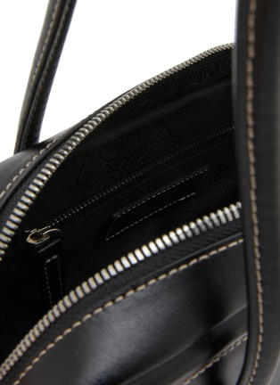 细节 - 点击放大 - MARGESHERWOOD - Soft Baguette Leather Shoulder Bag