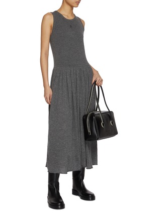 模特儿示范图 - 点击放大 - MO&CO. - Sleeveless Knitted Wool Blend Midi Dress