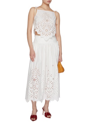 模特儿示范图 - 点击放大 - SELF-PORTRAIT - Cut-Out Embroidery Cotton Midi Skirt