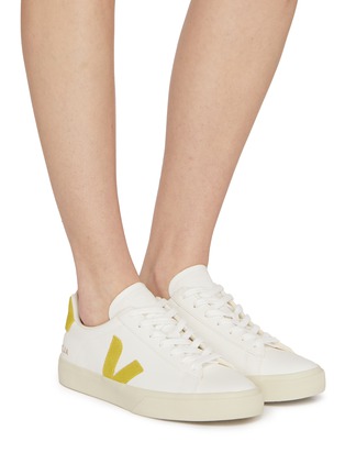 模特儿示范图 - 点击放大 - VEJA - Campo Low Top Leather Women's Sneakers