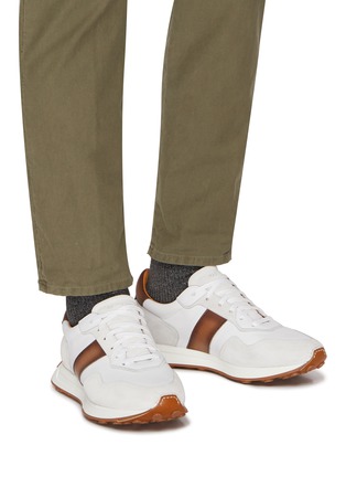 模特儿示范图 - 点击放大 - MAGNANNI - Low Top Men's Sneakers