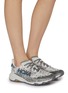 模特儿示范图 - 点击放大 - HOKA - 女款 SPEEDGOAT 6 GTX 系带运动鞋