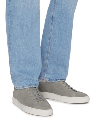 模特儿示范图 - 点击放大 - COMMON PROJECTS - Retro Suede Men's Sneakers