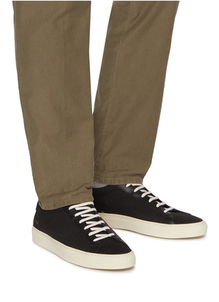 模特儿示范图 - 点击放大 - COMMON PROJECTS - Achilles Canvas Men's Sneakers