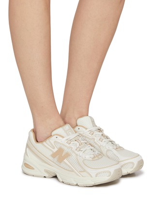 模特儿示范图 - 点击放大 - NEW BALANCE - 740 Low Top Women's Sneakers