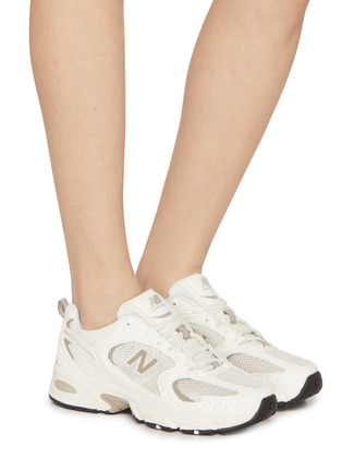 模特儿示范图 - 点击放大 - NEW BALANCE - 530 Low Top Women's Sneakers