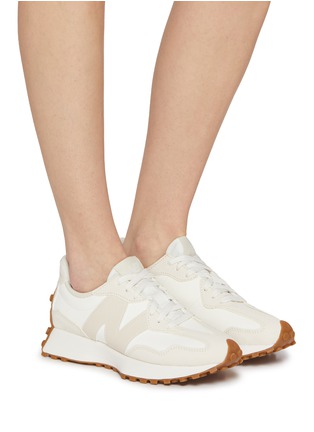 模特儿示范图 - 点击放大 - NEW BALANCE - 327 Low Top Women's Sneakers