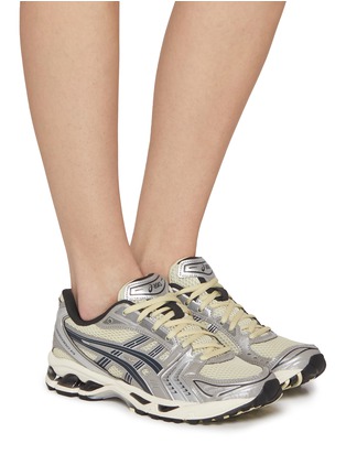 模特儿示范图 - 点击放大 - ASICS - GEL-KAYANO Low Top Women's Sneakers