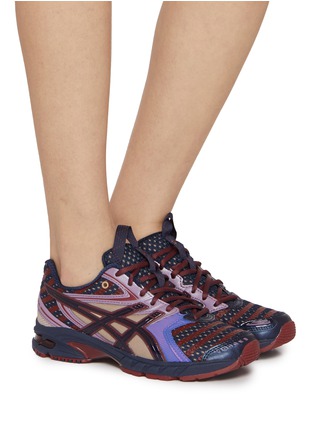 模特儿示范图 - 点击放大 - ASICS - x Kiko Kostadinov UB9-S GEL-DS 14 Low Top Unisex Sneakers