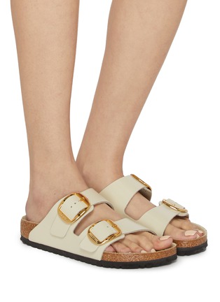 模特儿示范图 - 点击放大 - BIRKENSTOCK - ARIZONA 双搭带凉鞋