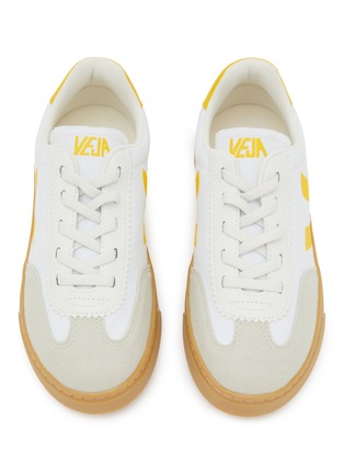 模特儿示范图 - 点击放大 - VEJA - Small Volley Low Top Kids' Sneakers