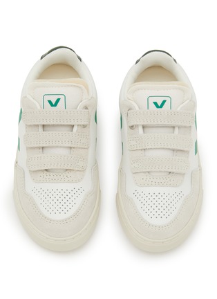 模特儿示范图 - 点击放大 - VEJA - Small V-90 Low Top Toddlers' Sneakers