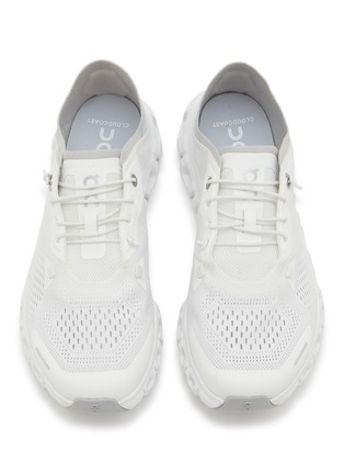 模特儿示范图 - 点击放大 - ON - Cloud 6 Coast Low Top Women's Sneakers
