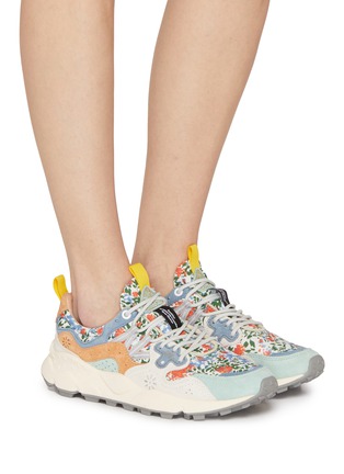 模特儿示范图 - 点击放大 - FLOWER MOUNTAIN - Yamano 3 Low Top Unisex Sneakers