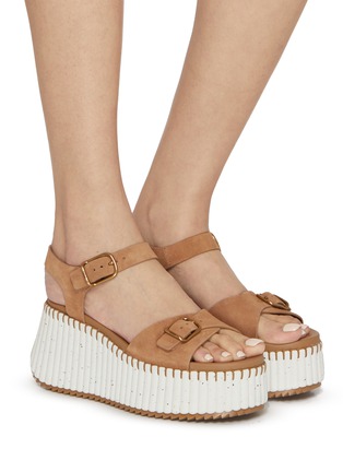 模特儿示范图 - 点击放大 - CHLOÉ - Nama Platform Suede Sandals