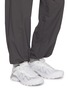模特儿示范图 - 点击放大 - SALOMON - XT-Whisper Low Top Men's Sneakers