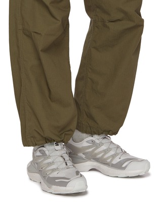 模特儿示范图 - 点击放大 - SALOMON - XT Pu.re Advanced Low Top Men's Sneakers