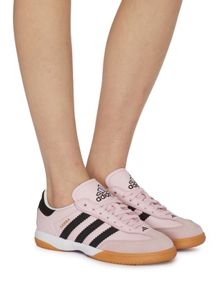 模特儿示范图 - 点击放大 - ADIDAS - 女款 SAMBA MN 系带运动鞋