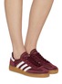 模特儿示范图 - 点击放大 - ADIDAS - X SPORTY & RICH 女款 HANBALL SPEZIAL 系带运动鞋