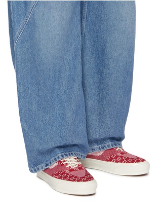 模特儿示范图 - 点击放大 - VANS - Half Cab High Top Men's Sneakers